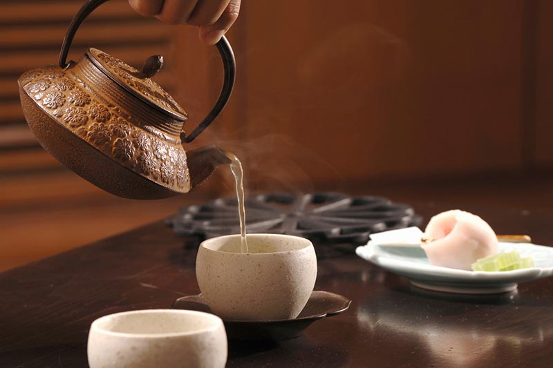 【豆知識】美味しい松葉茶の淹れ方をご紹介