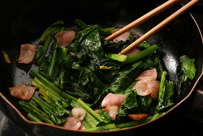ビタミンAを摂る際の注意点と効率的な食べ方