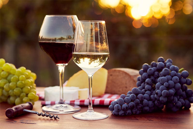 ワイン用のぶどうは黒系と白系の2種類