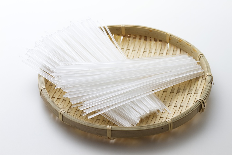 葛きり(マロニーなど)・しらたき(スープの旨味をたっぷり吸い込む)