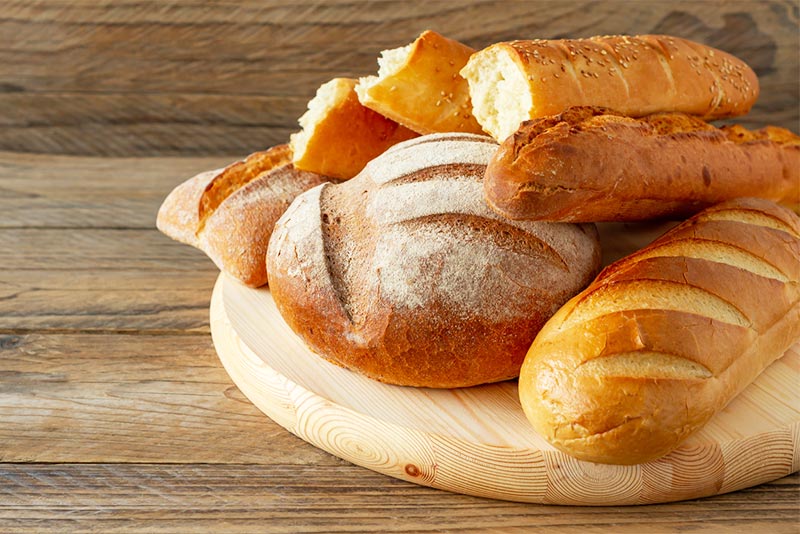 材料の配合からみたパンの種類
