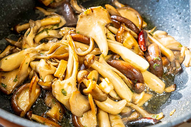 ソテーや揚げ物に使えるオリーブオイルの代用品