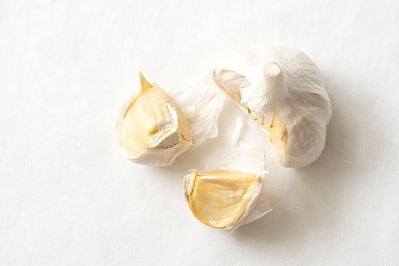 1〜3片に分けたにんにくを保存するには