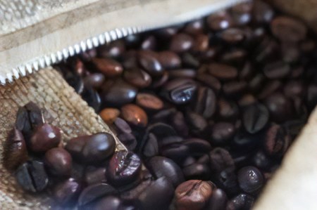 [自家焙煎レギュラーコーヒー] モカブレンド 400g×2袋入り(豆のまま) 当社で焙煎仕立てのコーヒー豆をお届け！[1305]