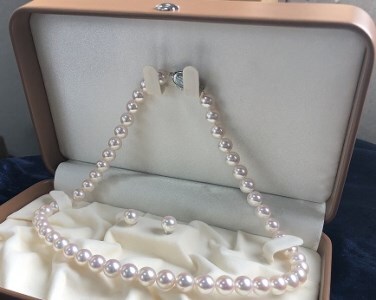 あこや本真珠のネックレス＆ピアスセット（8mm珠・ホワイトピンクカラー・保管ケース付）パール ネックレス ジュエリー 冠婚葬祭 入学式 6月誕生石 宝石【R00755】