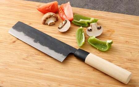 【土佐打刃物】黒打菜切 包丁 16.5cm 刃物 万能包丁  ナイフキッチン 手打鍛造刃物