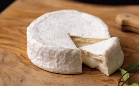 〈チーズ工房Fiore〉ナチュラルチーズ3種セット