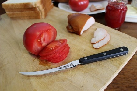 H5-64 関兼常 トマトスライサー （KC-093） ～トマト 包丁 スライサー ステンレス ギザ刃 ノコ刃 フルタング サラダ フルーツ ステーキナイフにも 関市 刃物 日本製 北正 関の刃物～