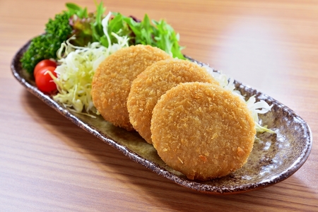 熊取産の里芋を使用「くまコロ(熊取コロッケ)」プレーン・カレー味・筍入り(3種 計30個)（004_5002）