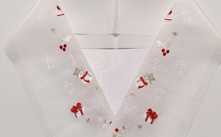 半衿　クリスマス柄　白地に白赤　刺繍　半襟