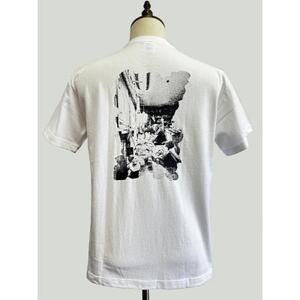 迫 風歌「木を彫る人」/ T-shirt(バックプリント)・ユニセックス/ サイズS【1412384】