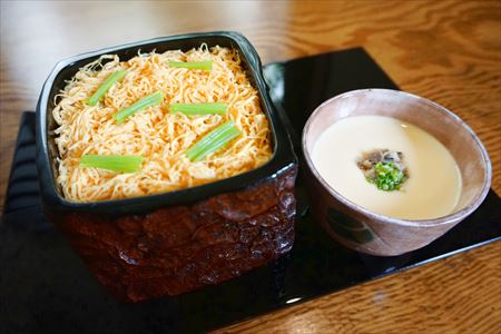 玄界灘の鰆(さわら)そぼろ寿司と佐賀県産すっぽんスープのセット 九州唐津の日本料理店 花菱からお届け ギフト