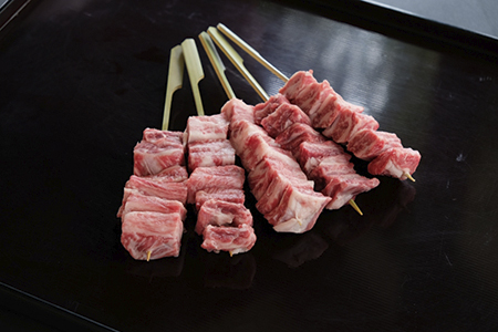 【冷蔵】米沢牛 晩酌セット （ 米沢牛 牛串 ）50g × 5本 計250g 牛肉 和牛 ブランド牛 [030-A002]