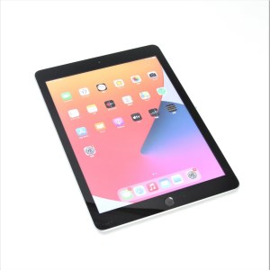 100-08【数量限定】ティーズフューチャーの再生タブレットPC（iPad 5）スペースグレー