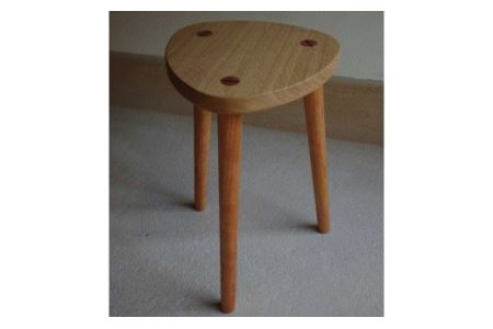 【77053】スツール 木製 かわいいおにぎり型の椅子「おにぎりスツール」