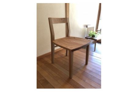 【180005】軽くて座り心地の良い手作りの木の椅子「KOSI-KAKE」